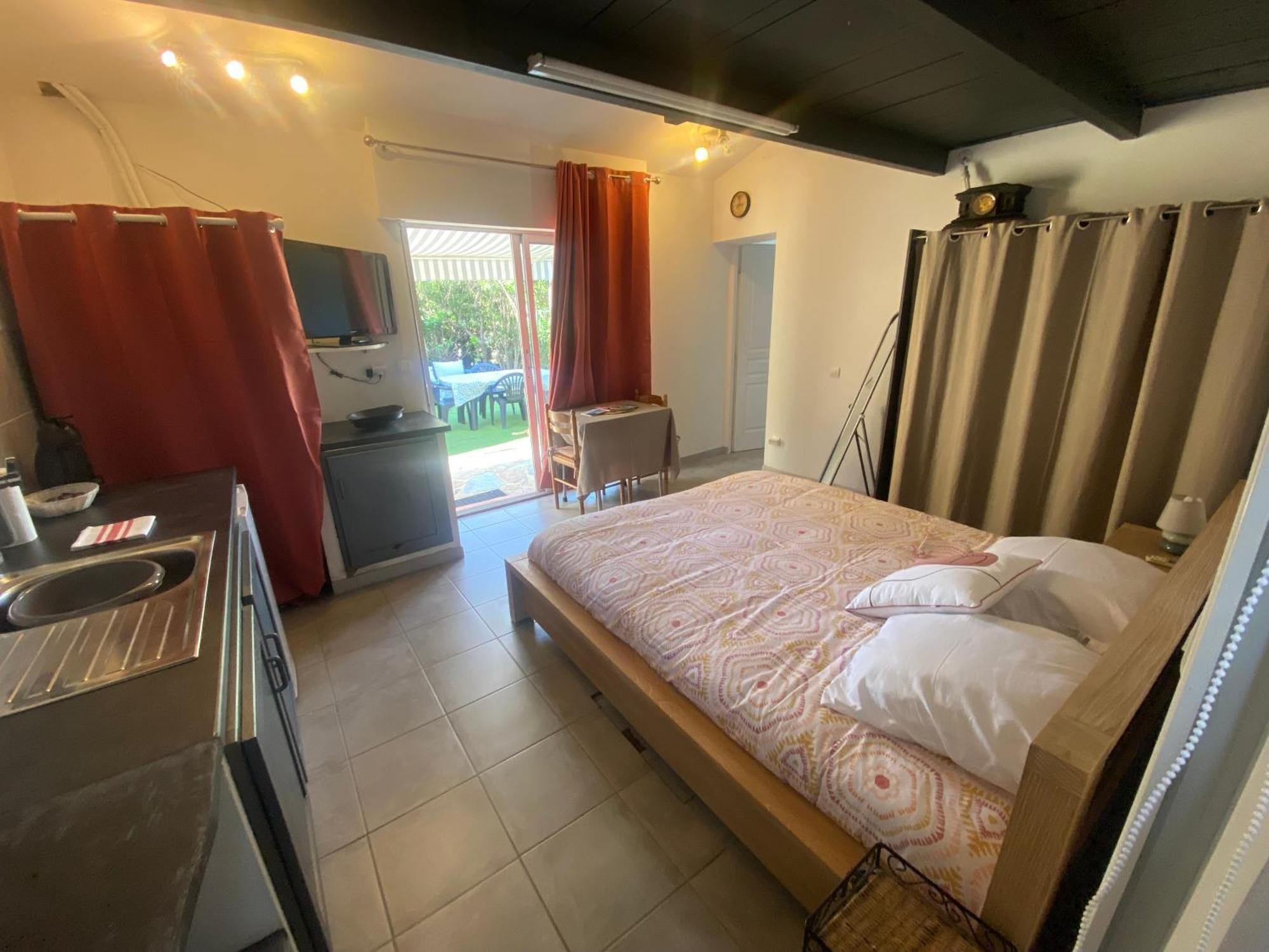 Proche Ajaccio Maisonnette Independante 4 Personnes Au Calme Alata Exterior photo